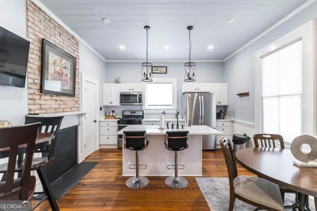 1464 Calhoun Street, Macon, GA 31201