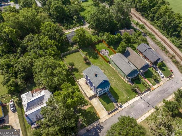 1464 Calhoun Street, Macon, GA 31201