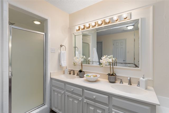 1105 E Spring Valley Road, Richardson, TX 75081