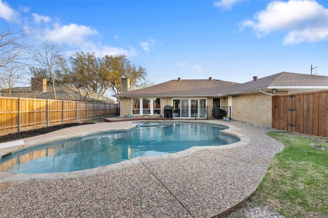 1105 E Spring Valley Road, Richardson, TX 75081