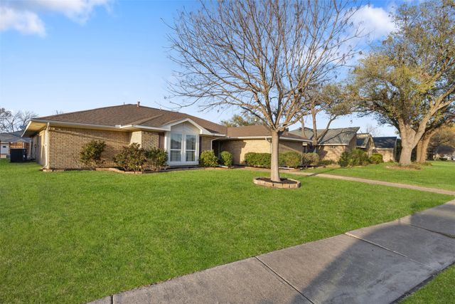 1105 E Spring Valley Road, Richardson, TX 75081