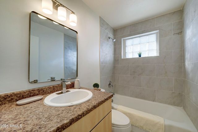 1812 N 32ND Place, Phoenix, AZ 85008