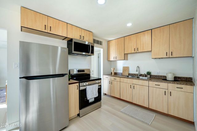 1812 N 32ND Place, Phoenix, AZ 85008