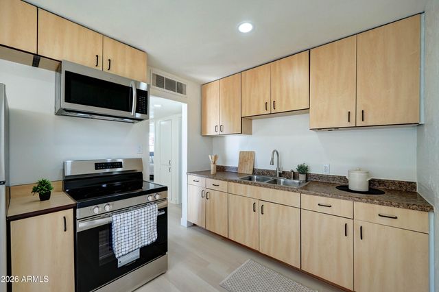 1812 N 32ND Place, Phoenix, AZ 85008