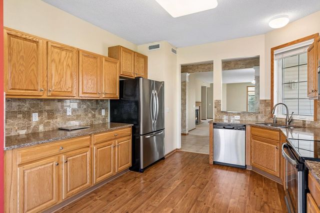 1692 Oakbrooke Way, Eagan, MN 55122