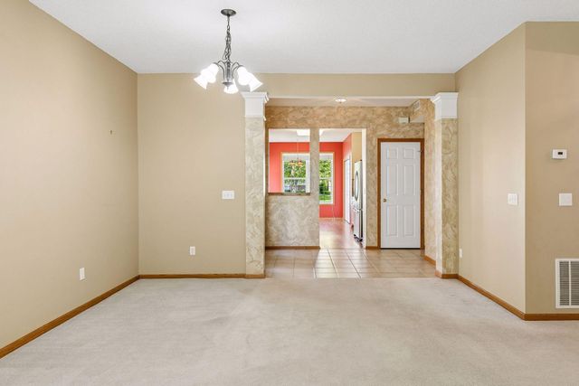 1692 Oakbrooke Way, Eagan, MN 55122