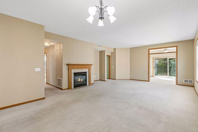 1692 Oakbrooke Way, Eagan, MN 55122