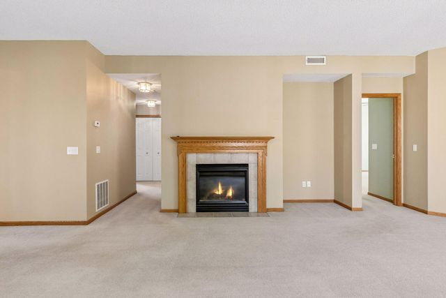 1692 Oakbrooke Way, Eagan, MN 55122