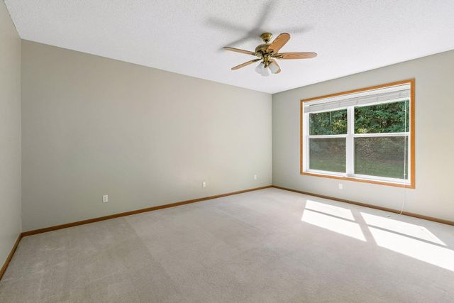 1692 Oakbrooke Way, Eagan, MN 55122