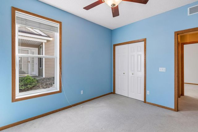 1692 Oakbrooke Way, Eagan, MN 55122