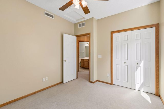 1692 Oakbrooke Way, Eagan, MN 55122