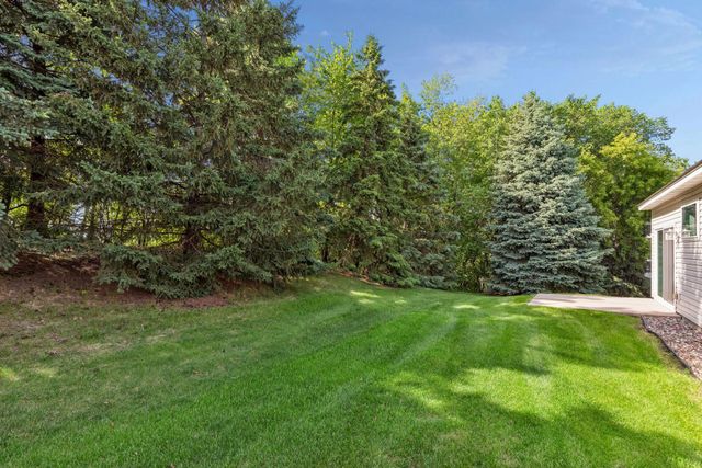 1692 Oakbrooke Way, Eagan, MN 55122