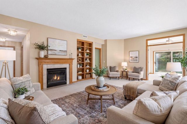 1692 Oakbrooke Way, Eagan, MN 55122