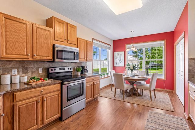 1692 Oakbrooke Way, Eagan, MN 55122