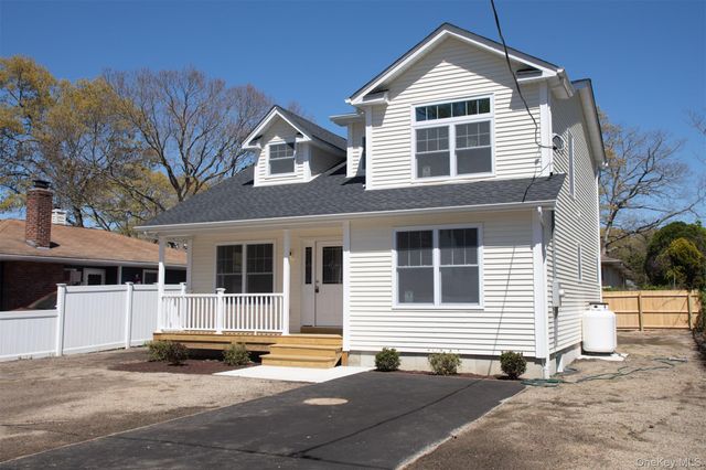 33 Dressel, Mastic, NY 11950