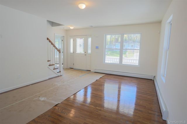 33 Dressel, Mastic, NY 11950
