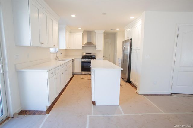 33 Dressel, Mastic, NY 11950