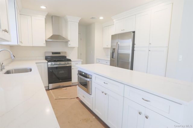 33 Dressel, Mastic, NY 11950