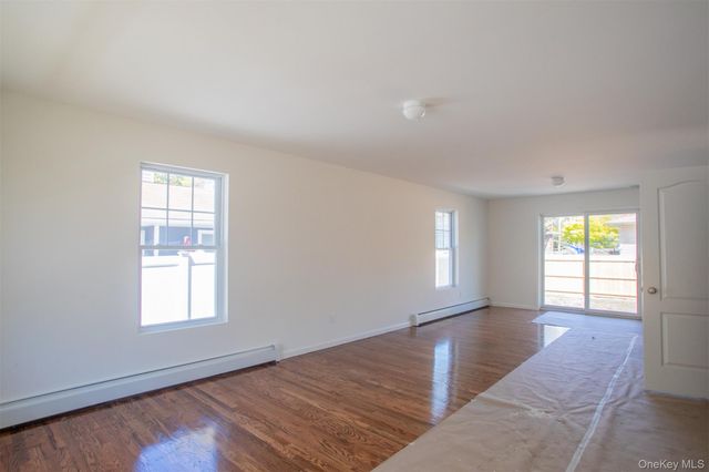 33 Dressel, Mastic, NY 11950