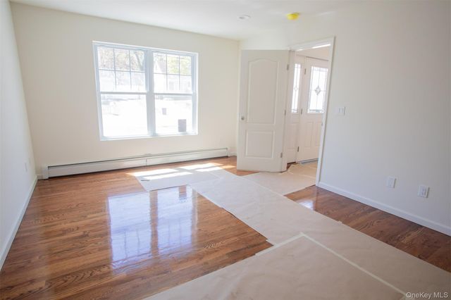 33 Dressel, Mastic, NY 11950