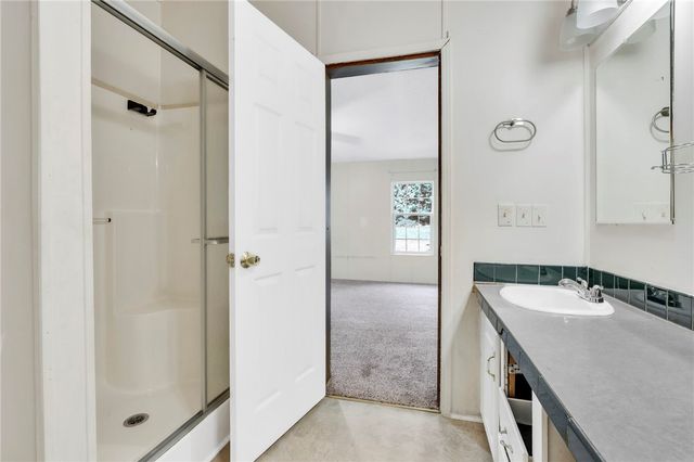 121 Breezewood Drive, Westminster, SC 29693