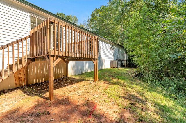 121 Breezewood Drive, Westminster, SC 29693