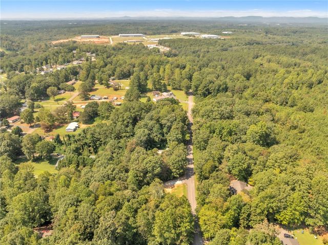 121 Breezewood Drive, Westminster, SC 29693