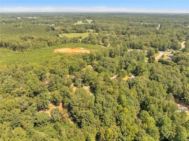 121 Breezewood Drive, Westminster, SC 29693