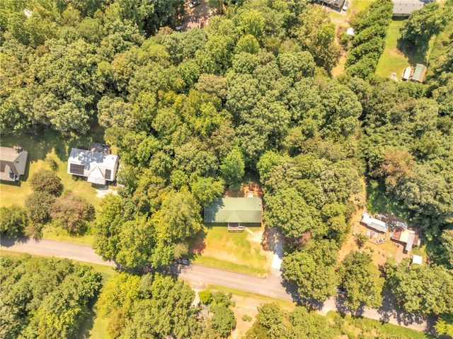 121 Breezewood Drive, Westminster, SC 29693