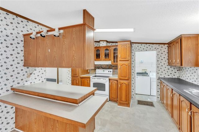 121 Breezewood Drive, Westminster, SC 29693