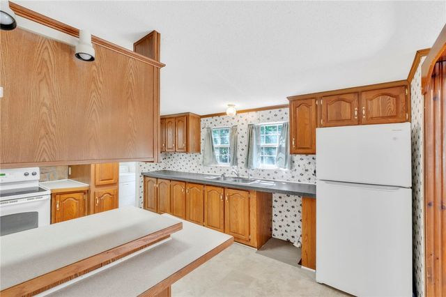 121 Breezewood Drive, Westminster, SC 29693