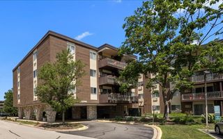 1321 S Finley Road 108, Lombard, IL 60148