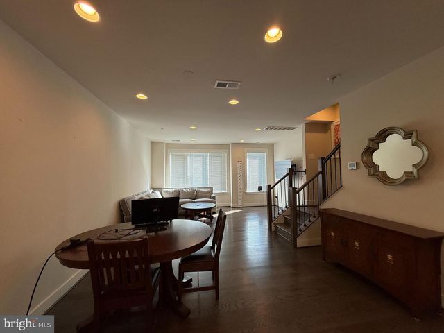 6611 EAMES WAY, Bethesda, MD 20817