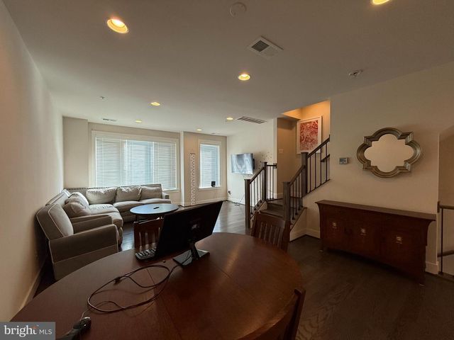 6611 EAMES WAY, Bethesda, MD 20817