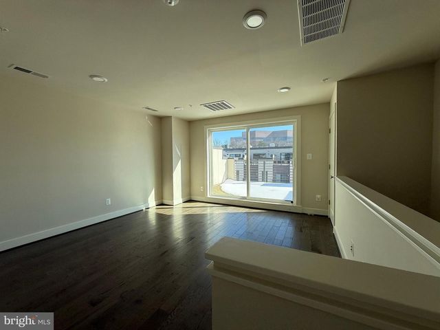 6611 EAMES WAY, Bethesda, MD 20817