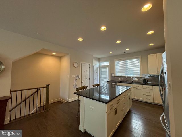 6611 EAMES WAY, Bethesda, MD 20817