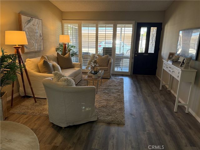 1660 Tam O'Shanter 14-5D, Seal Beach, CA 90740