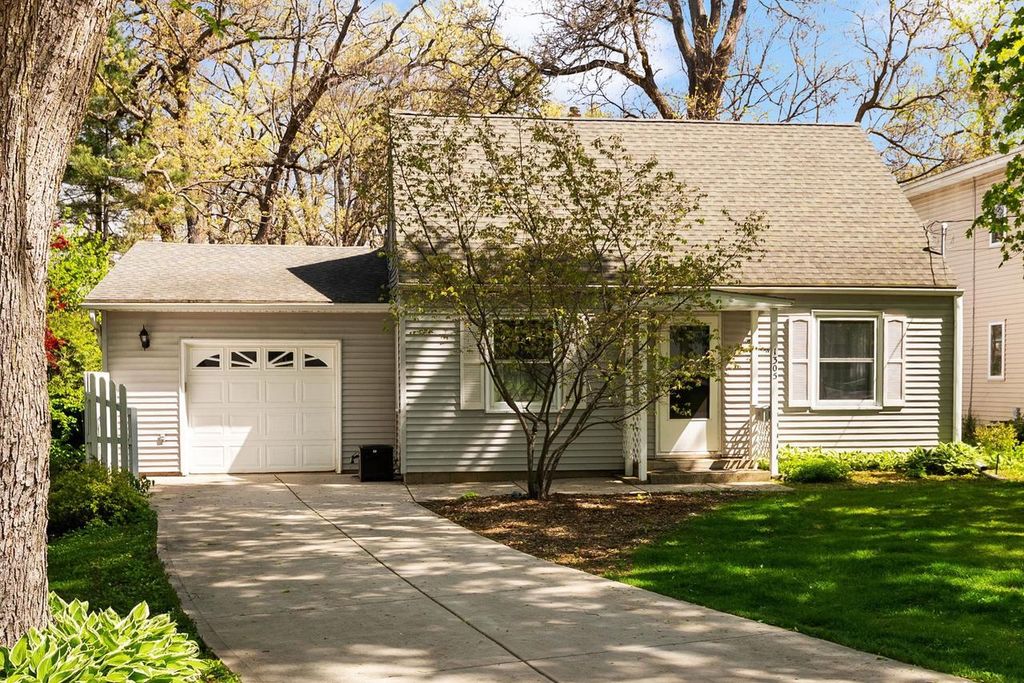 1305 Wyldhaven Avenue, Monona, WI 53716