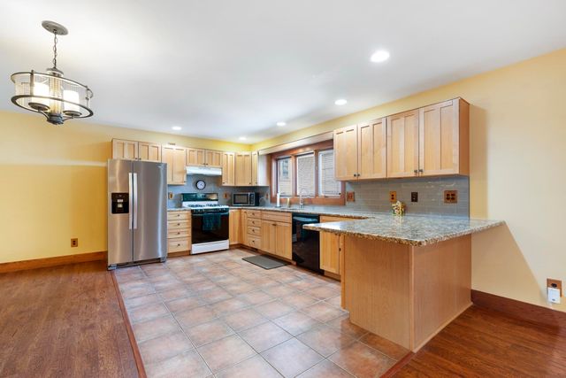 1791 Chapman Lake Drive, Warsaw, IN 46582