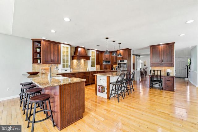 205 MAPLEWOOD DR, Phoenixville, PA 19460