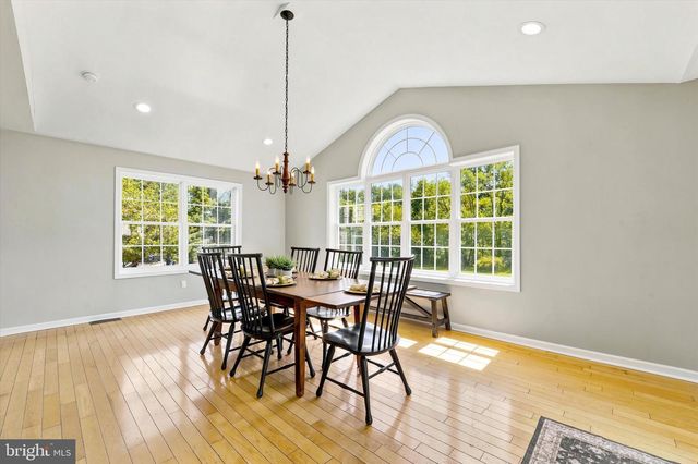 205 MAPLEWOOD DR, Phoenixville, PA 19460