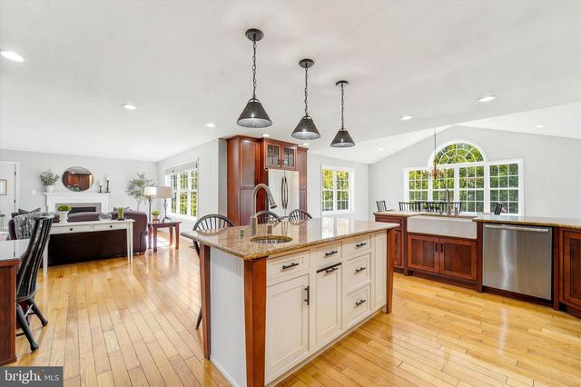 205 MAPLEWOOD DR, Phoenixville, PA 19460