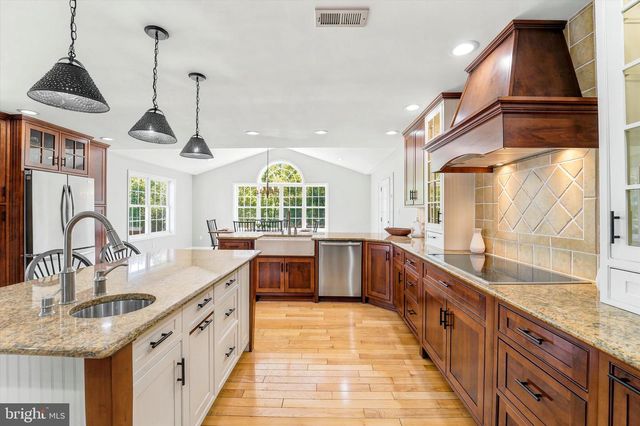 205 MAPLEWOOD DR, Phoenixville, PA 19460