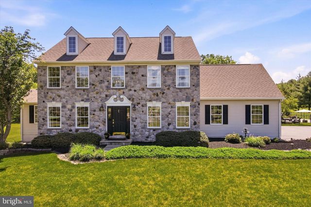 205 MAPLEWOOD DR, Phoenixville, PA 19460