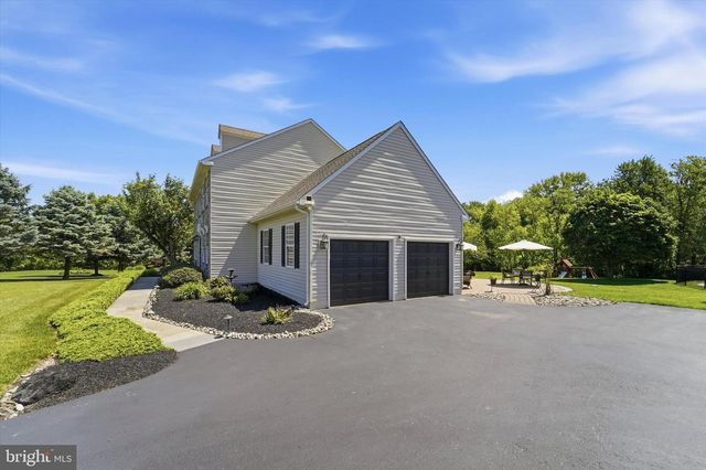 205 MAPLEWOOD DR, Phoenixville, PA 19460