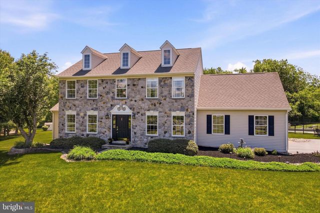 205 MAPLEWOOD DR, Phoenixville, PA 19460