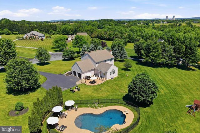 205 MAPLEWOOD DR, Phoenixville, PA 19460