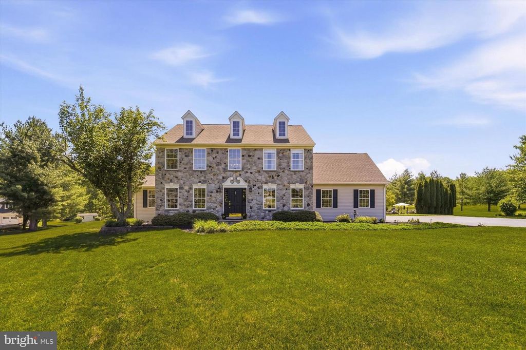 205 MAPLEWOOD DR, Phoenixville, PA 19460
