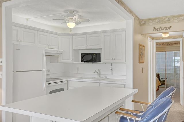 680 Horizon W, Boynton Beach, FL 33435