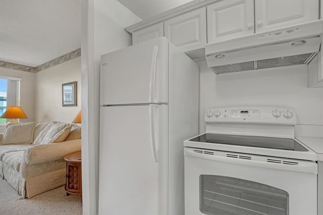 680 Horizon W, Boynton Beach, FL 33435
